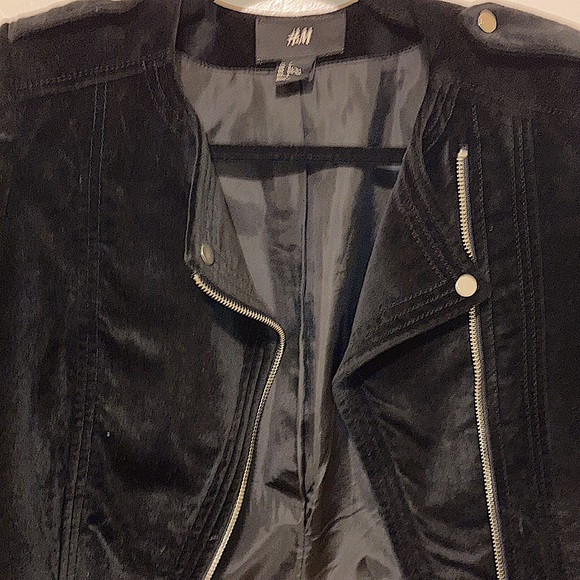 Suede black jacket. - Picture 2 of 5